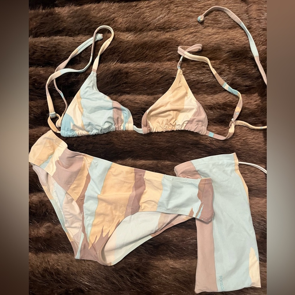 Bottega Veneta Two-Piece Bikini Set + Pouch – Blue & Cream